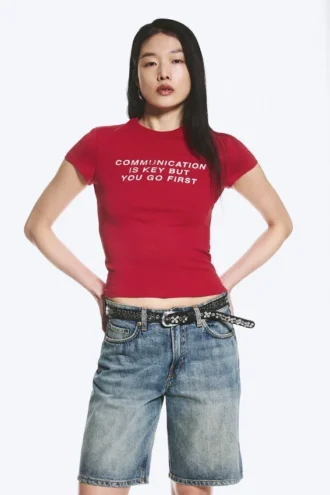 Kortærmet T-shirt med print i boxy-pasform – Rød – Communication