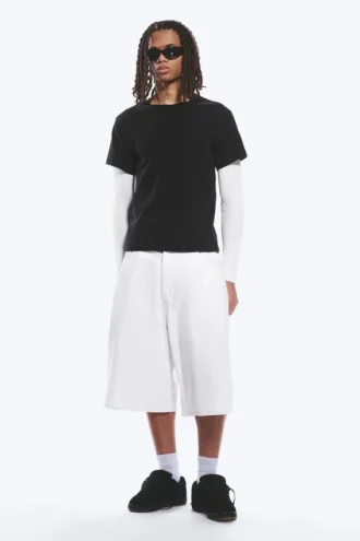 Krympet dobbeltlags T-shirt – sort og hvid