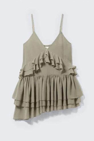 Lagdelt mini-cami-kjole med flæser – Khaki-grøn