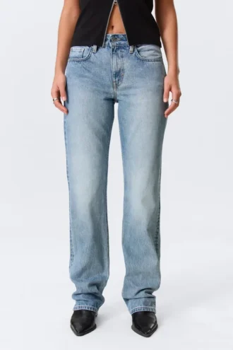 Laika Mid Rise Regular Straight Jeans – Eighteen Blue – Medium Blue