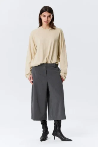 Langærmet, boxy bomulds-T-shirt – lys beige