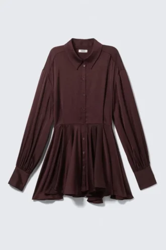 Langærmet mini-kjole med fit-and-flare-silhuet – mørk blomme