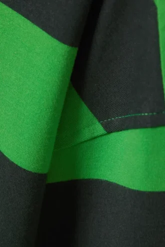 Langærmet oversized bomuldst-shirt – sort og grøn stribet