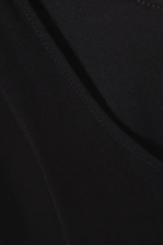 Langærmet slim fit-top med rund halsudskæring – sort