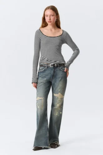 Langærmet slim fit-top med rund halsudskæring – sorte og hvide striber
