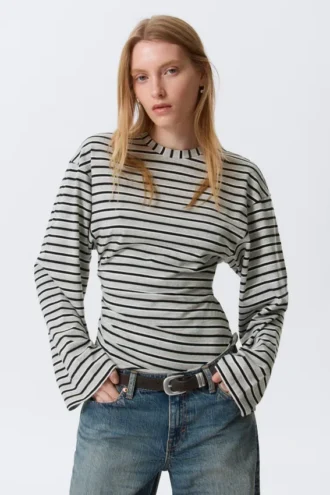 Langærmet T-shirt med rynker – stribet grå melange