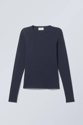 Langærmet t-shirt med tætsiddende pasform – mørkeblå