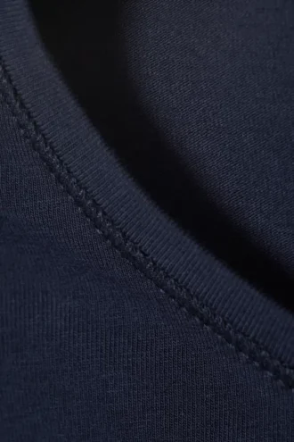 Langærmet t-shirt med tætsiddende pasform – mørkeblå