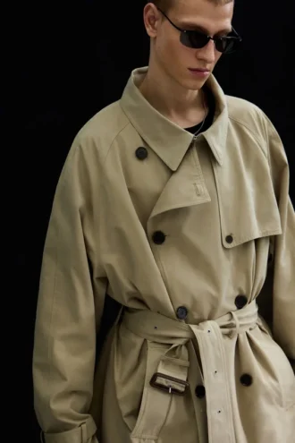 Løs dobbeltradet trenchcoat – beige