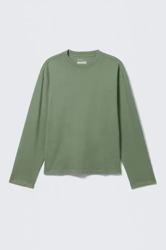 Løs, kasseformet langærmet T-shirt – hvid – grøn stribe
