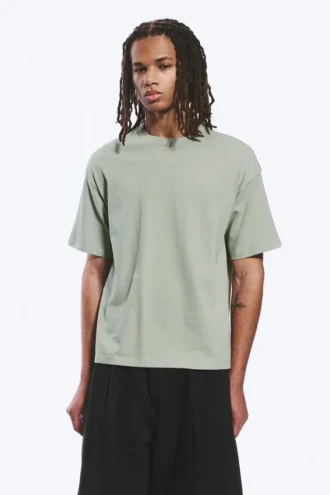 Løs T-shirt – lys khakigrøn