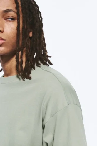 Løs T-shirt – lys khakigrøn