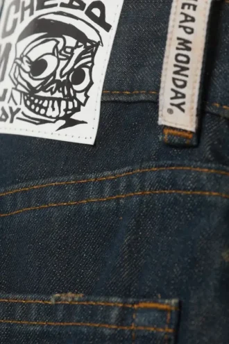Løse jeans med normal talje og lige ben – Soul Blue – Mørkeblå | Cheap Monday Gb